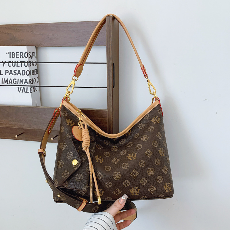 High-end leather underarm bag commuter large-capacity tote premium vintage shoulder women's tote multi-functional bag designer handbag high-quali