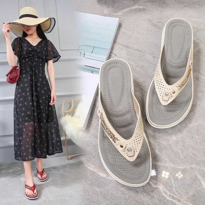 2025 Womens Summer New Metal Button Sliding Shoes Wedge Beach Sandals Womens Outdoor Platform Casual Flip Cover W250414