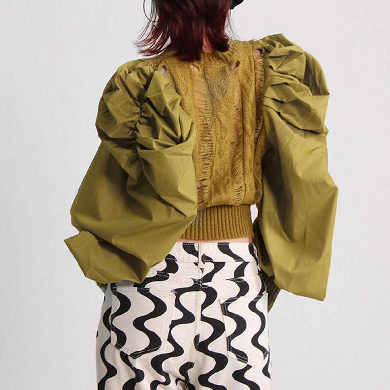 Designer Women's French Court Style Knit Sweater with Round Neck and Bubble Sleeves - Spring 2025 Collection