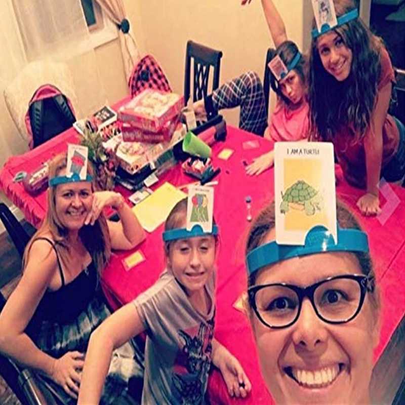 Kids Funny Cards Board Game Toy Guess Who I Am Game Family Party Game Parent-Child Interactive Educational Board Game Toy Gifts C251114