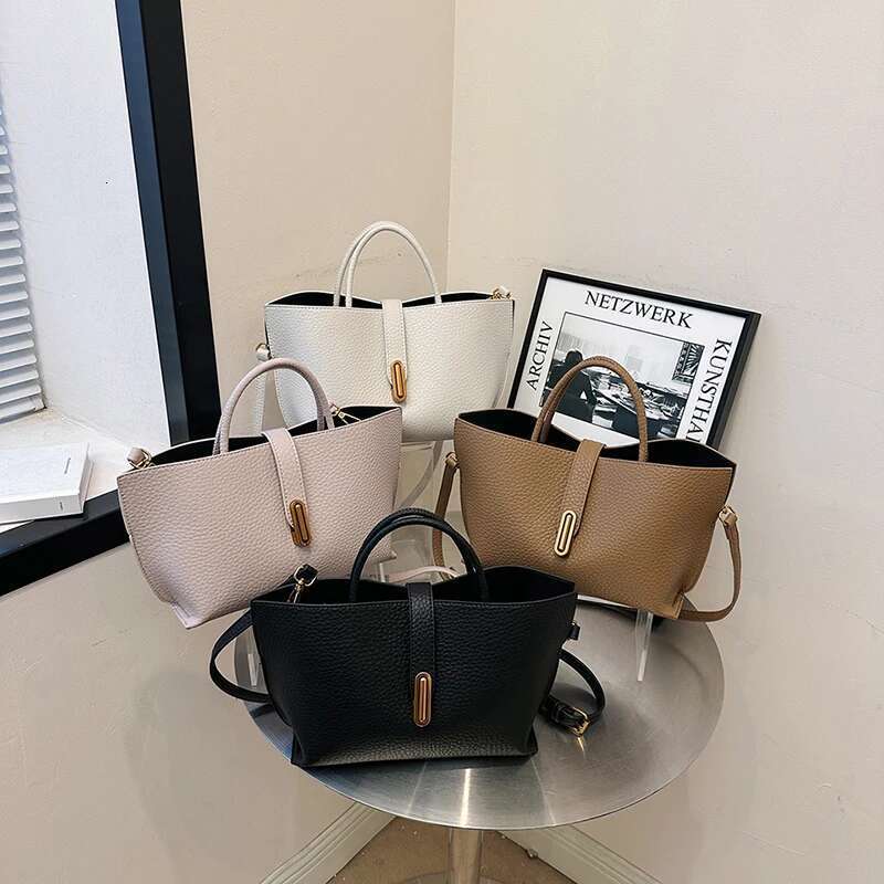French Unique Advanced Texture Ladies Handbag New Pattern Retro Style High-Capacity Commute Shoulder Bags Composite Bag