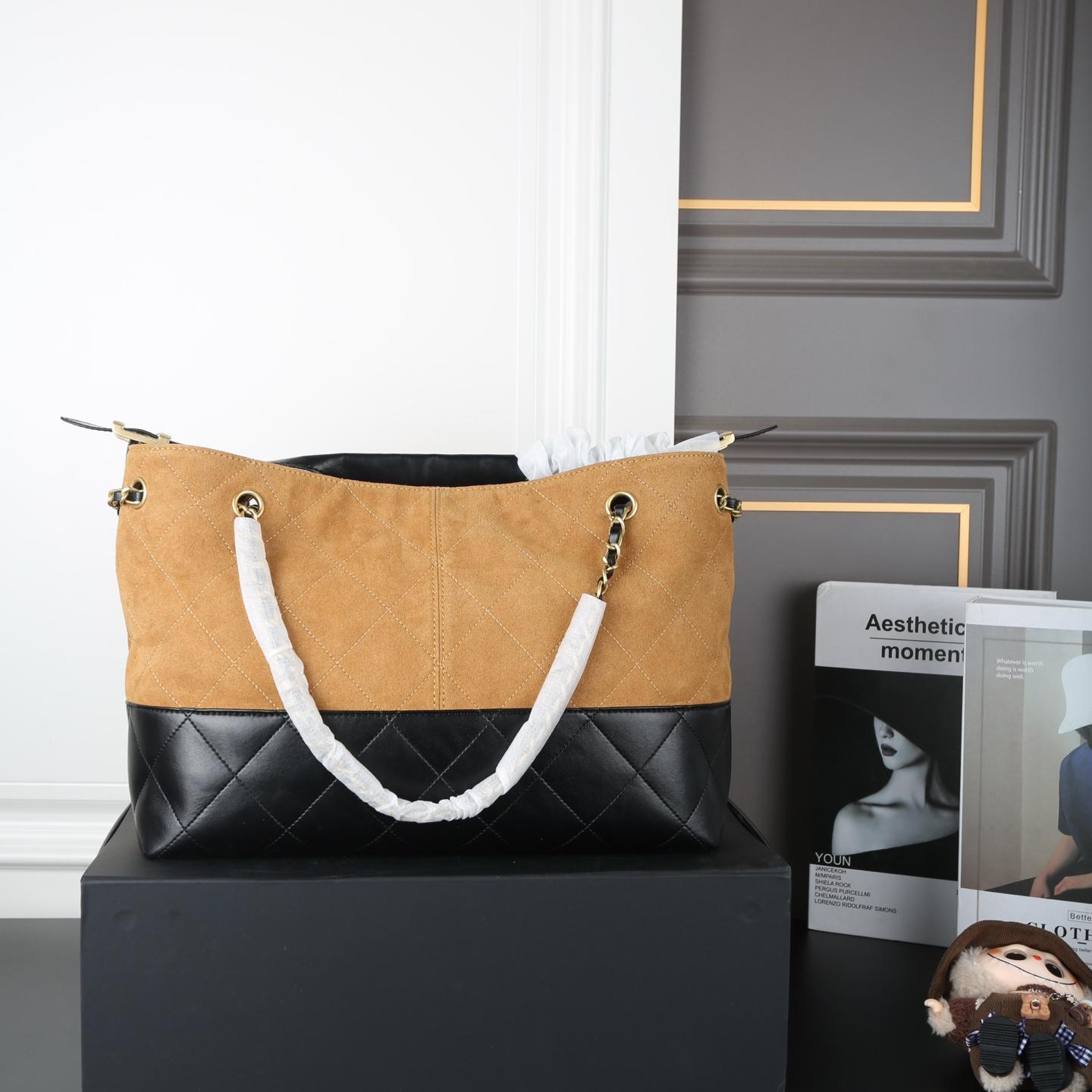 Designer bag tote bag genuine leather bag premium cowhide advanced hardware double chain large capacity popular styles there is a zipper hidden pocket inside hot bag