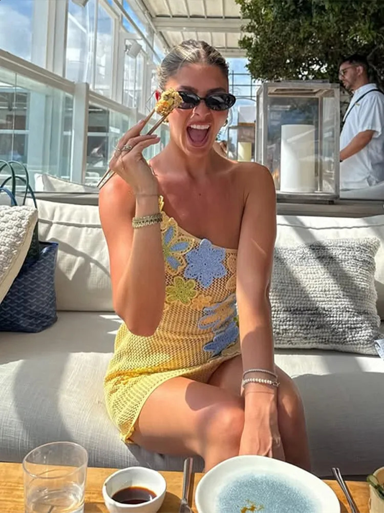 Sexy Crochet Strap Short Dress Women Color Flower Skew-collar Sleeveless Beach Dresses Female 2025 Fashion Hallow Out Robe Lady 250409