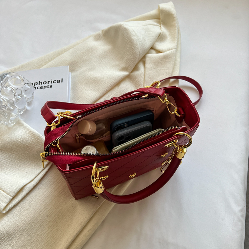 Women's Spring New Dai Fei G Ge Embroidered Thread Square Handbag Fashionable Liu Ding Chao Single Shoulder