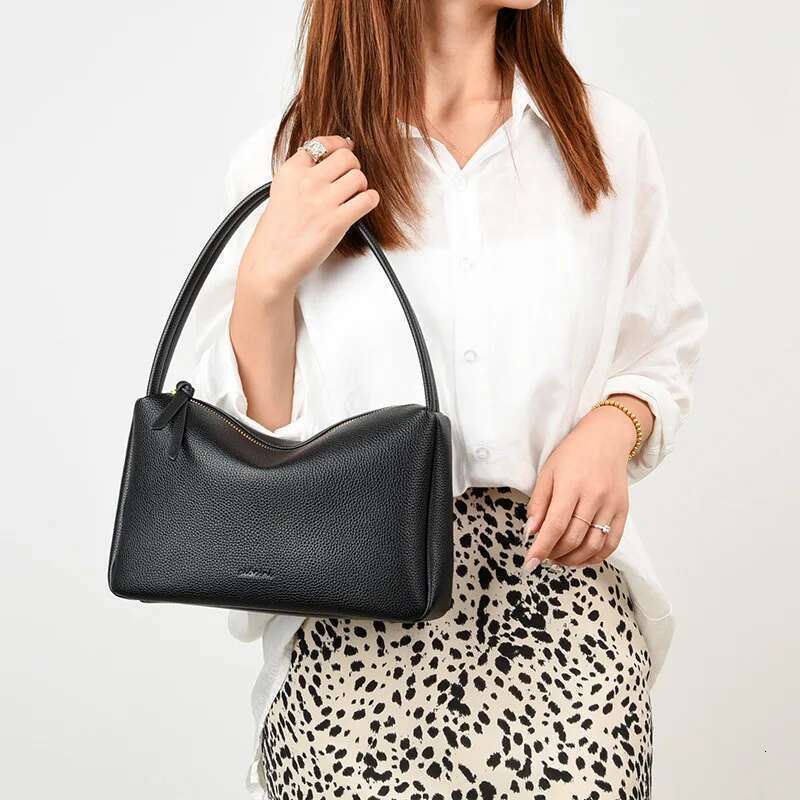 Cowhide-Textured French-Style Single-Shoulder Underarm Bag Women. New Style For Spring And Summer, Pillow Bag, Handbag, Can