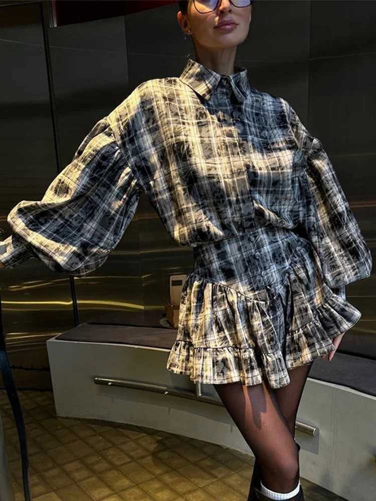 Plaid 2-piece womens 2025 spring collar lantern Sves single chest shirt A-line pleated mini leather Fe retro setXJ250414