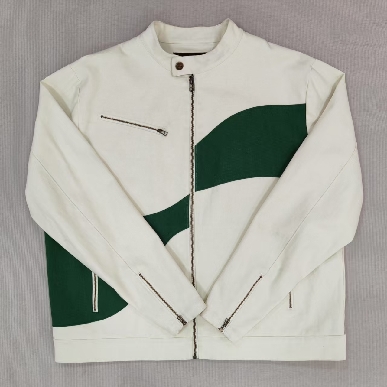 Men's Beige Stand Collar Zipper Wave Cotton Jacket with Multiple pockets Zipper at cuffs for Outdoor Recreation Casual Wearing