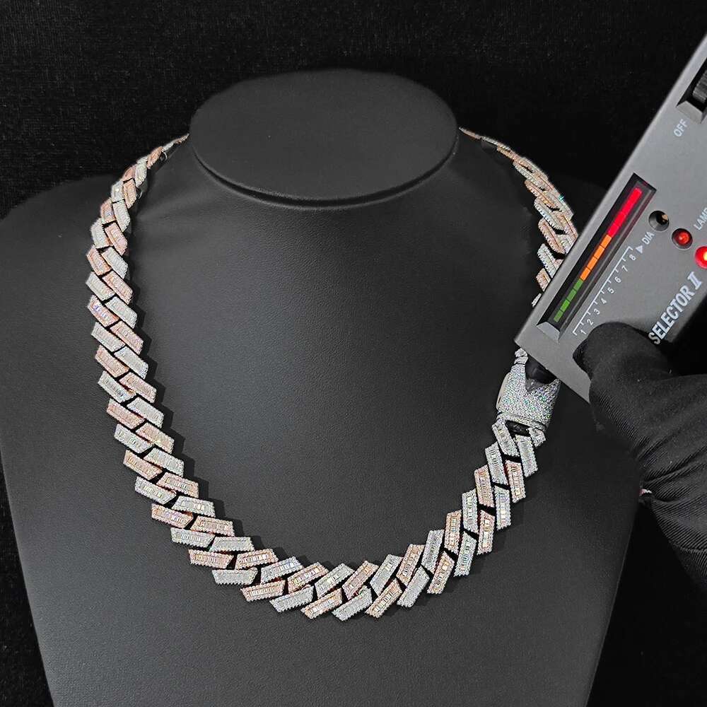 ESKEEM Custom Jewelry 925 Silver 18mm Moissanite Cuban Chain Round T Shape VVS Moissanite Bracelet