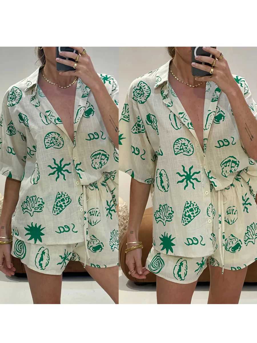 2024 New Womens Shorts Set Fruit Printed Shorts Sve Shirt with Elastic Waist Shorts Summer SetXJ250414