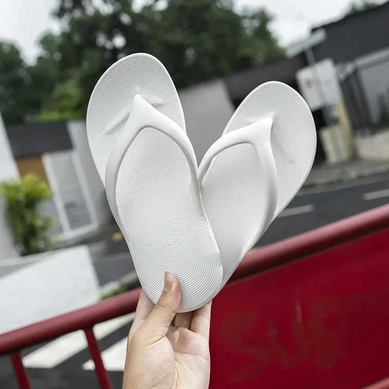 Minmclas Womens Flip New Style Sliding Block Womens Outdoor Furniture Simple Summer Sliding Block Couple EVA Sliding Block W250414