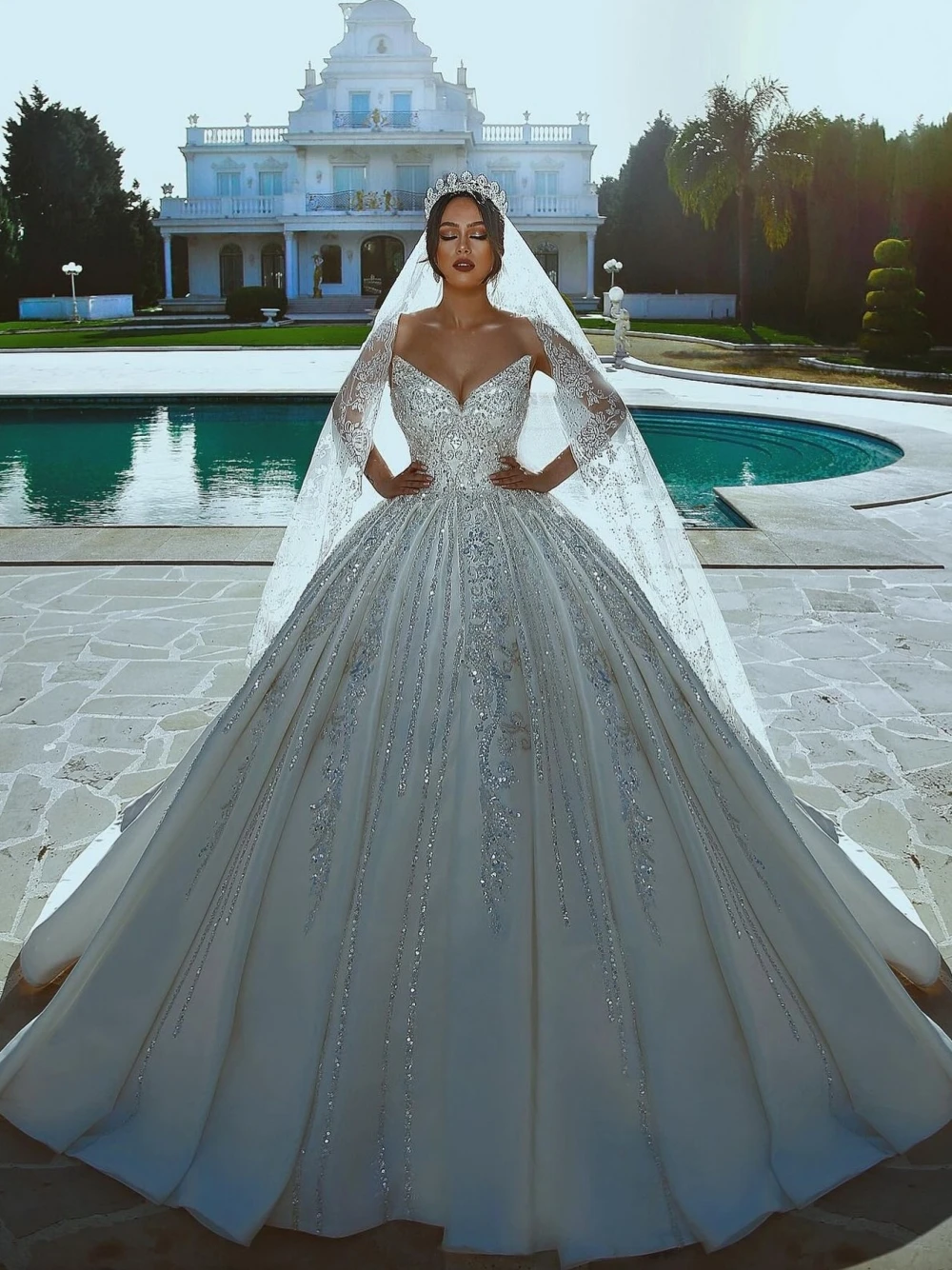 Gorgeous Ball Gown Wedding Dress Sweetheart Neck Sleeveless Bridal Gowns Sequins Lace Sweep Train Dresses Custom Made vestidos de novia