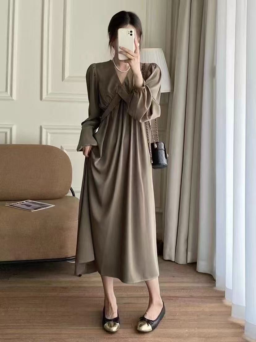 Chic Women's Slenderizing Casual Dress with Stylish Waist Accentuation