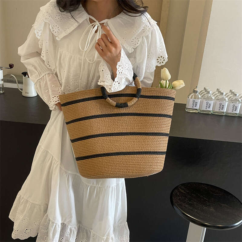 Handmade Beach Bag Circular Handheld Large Capacity New Striped Tote Grass Woven Seaside Vacation Beach Women's Bag Kq2
