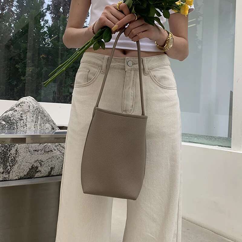 Bucket Small Purse Designer Handbag For Women 2023 New Fashion Ladies Composite Simple Shoulder Underarm Bag