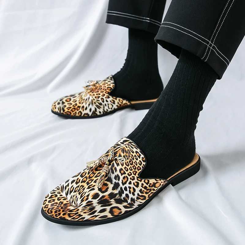 Summer mens leather casual shoes leopard print mens mule slider breathable mens sandals half load Zapatos Hombre W250414