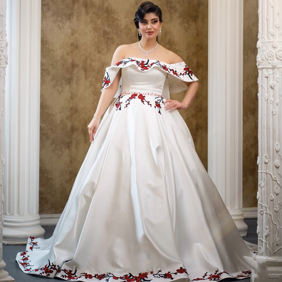 Chic Embroidery Wedding Dresses Off Shoulder Satin Long White and Red Plus Size Bridal Gown Beading Chapel Vestido De Novia 2025