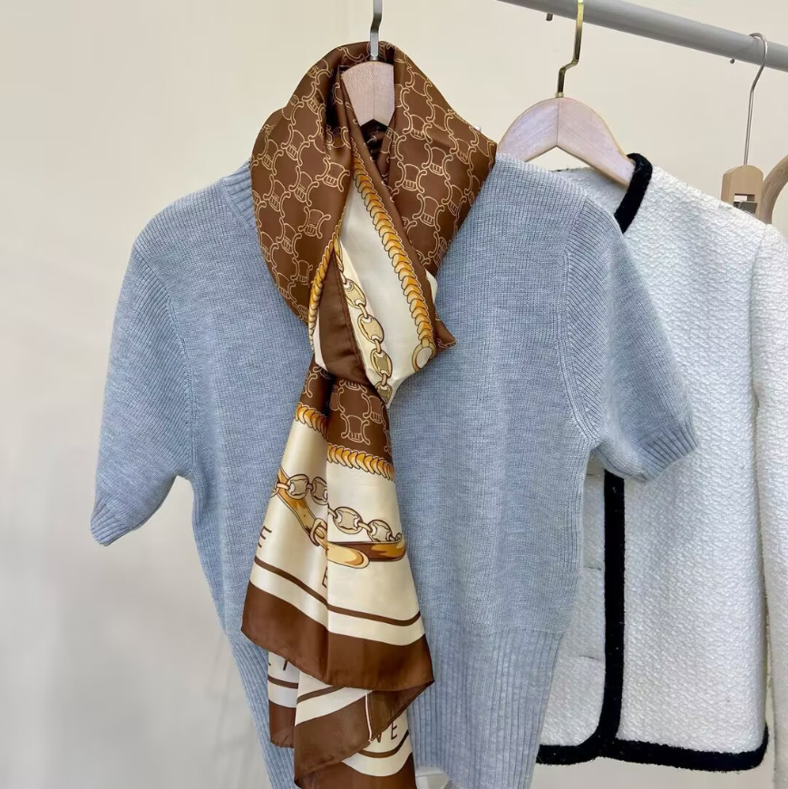 Silk Head Scarfs for Women Winter Luxurious Scarf High End Classic Letter Pattern Designer Shawl Scarves New Gift Easy to Match Soft Touch Above