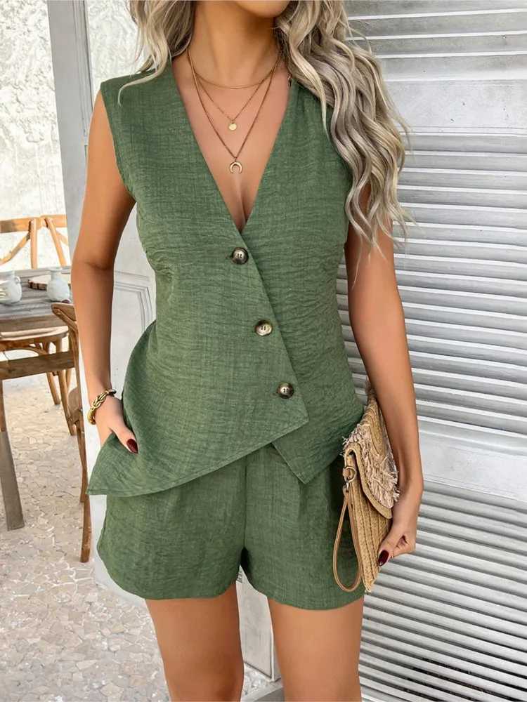 Spring and summer casual solid color vacation button open vest shorts set womens new fashion Ele casual 2-piece setXJ250414
