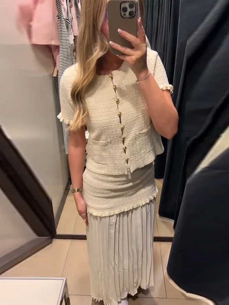 Knitted strapless patch workwear womens set strapless slim fit vest pleated robe set 2025 new vacation street setXJ250414