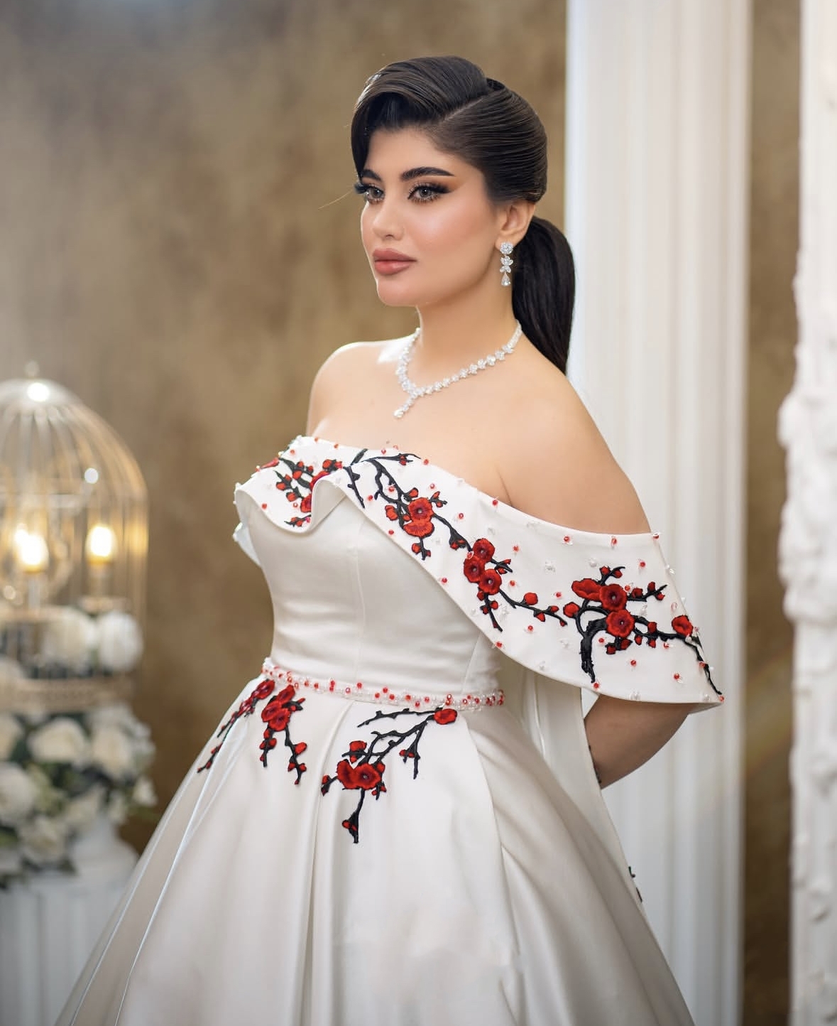 Chic Embroidery Wedding Dresses Off Shoulder Satin Long White and Red Plus Size Bridal Gown Beading Chapel Vestido De Novia 2025