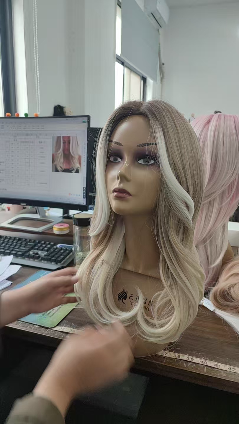 Blonde Mixed color 20 Inch New Light Blond Women's Natural Wavy Capless Wig for Women