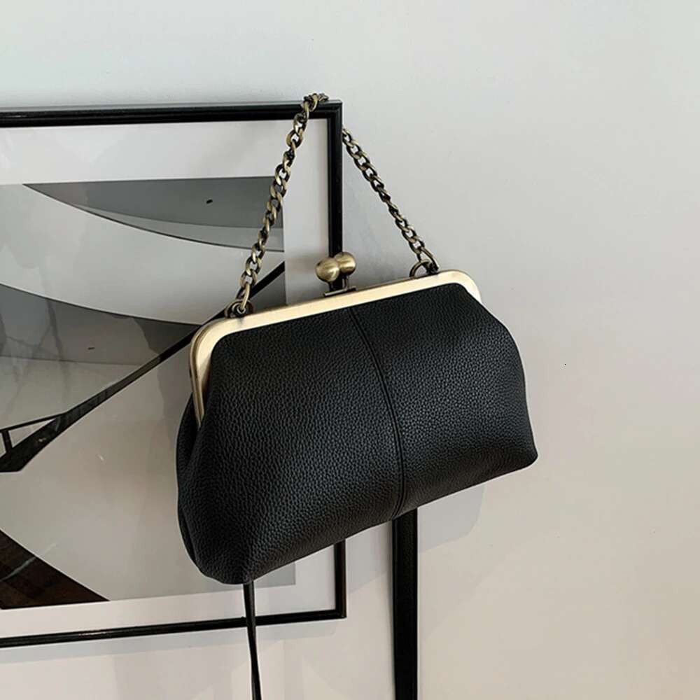Vintage Shell Clip Shoulder Bag Lichee Pattern Frame Handbags Chains Sg Crossbody Bags For Women Kisslock Coin Lipstick Purse