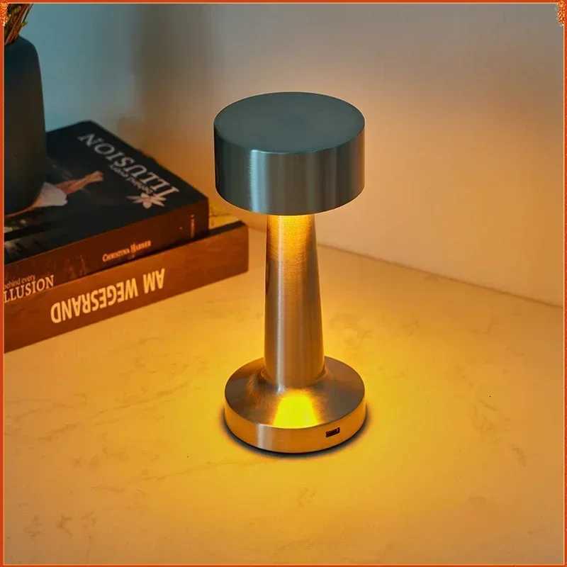 LED Metal Retro Minimalist Desk Lamp Romantic Decoration Bar Bedroom Ins Caf UBS Charging Touch Atmosphere Small Night Light M251114