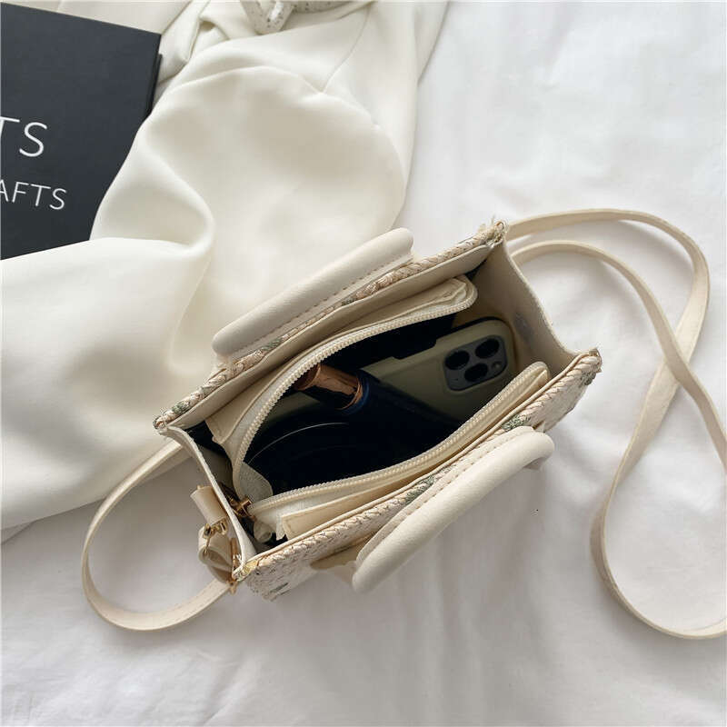 Handmade Beach Bag Summer Net Red Grass 2021 New Fashion Small Fresh Flower Woven Handbag Single Shoulder Crossbody Bag Kq2