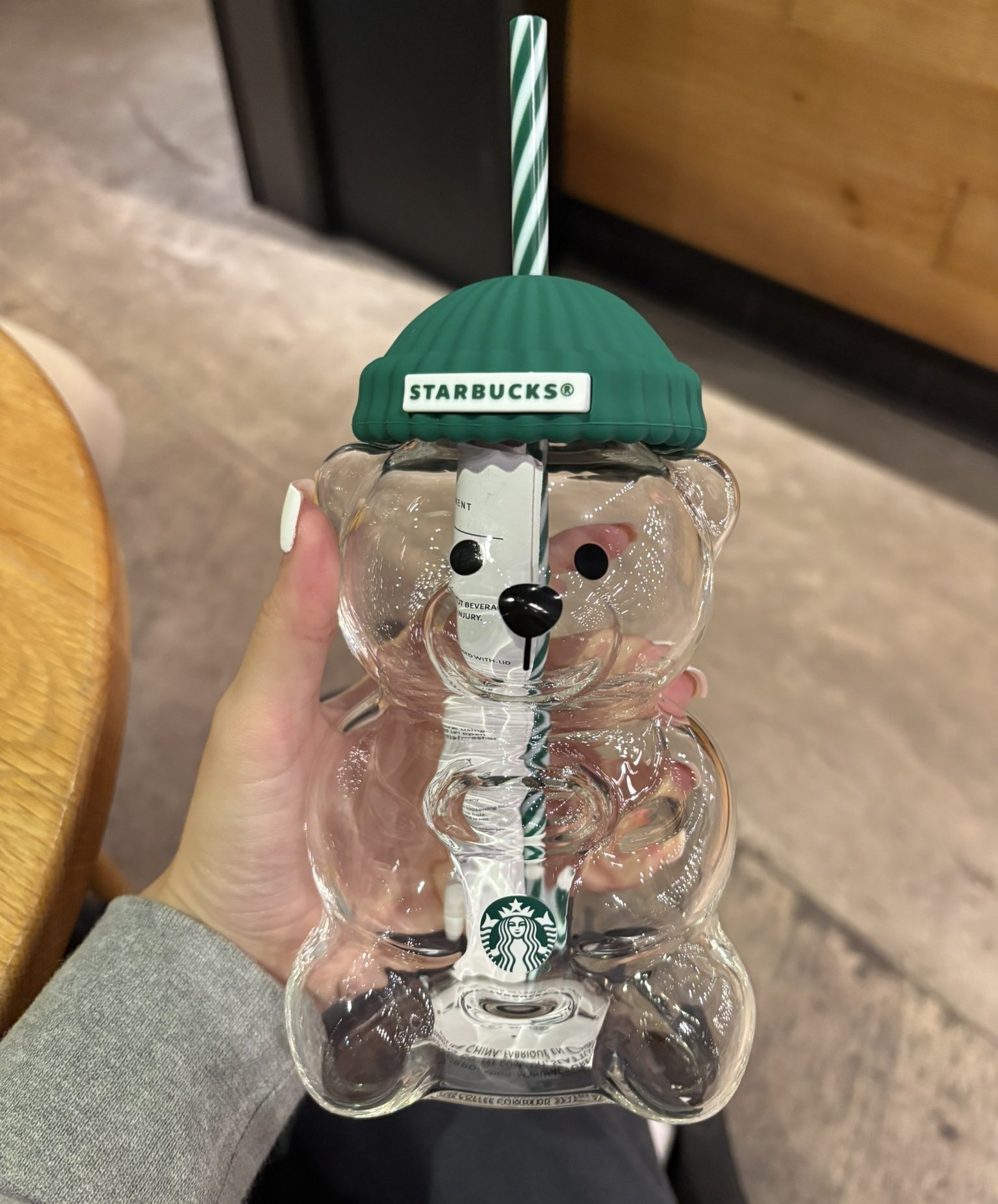 In Hand 20oz Star bucks Glass Bear Cup With Straw Cute Transparent Tumbler With Hat For Iced Coffee Cold Drink Christmas New Year Gift water bottle