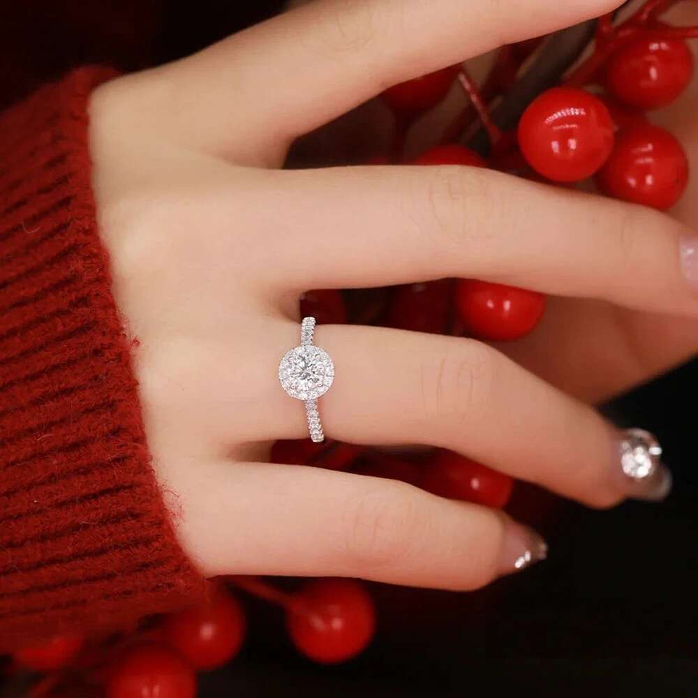 Gra Certifed 0.5/1carat Round Cut Moissanite Halo Diamond Rings for Women 100%925 Sterling Silver Engagement Ring Wedding Band