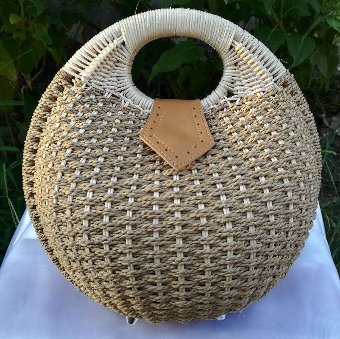 Handmade Beach Bag 2018 Fashion Vacation Beach Women's Handheld Vine Contrast Color Shell Grass Weaving Bag Kq2
