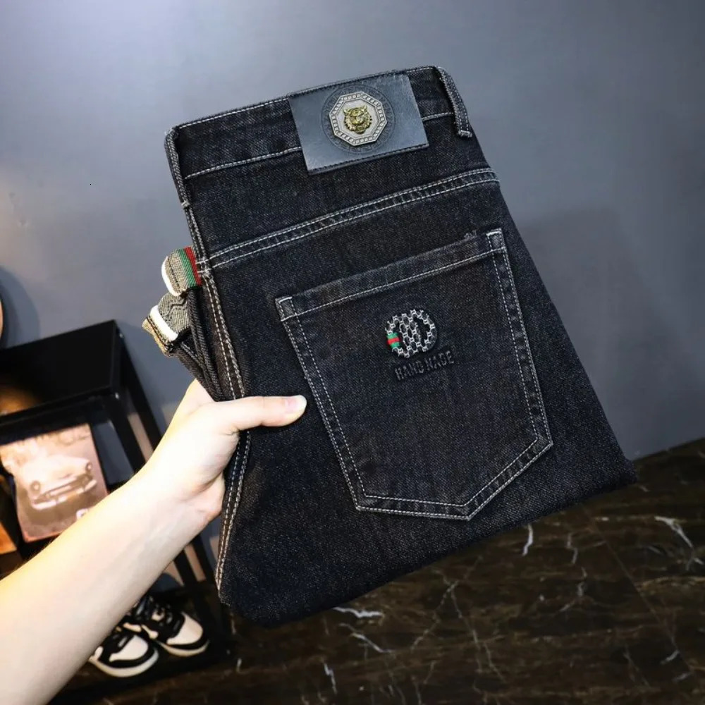 Ripped Regular Slim Fit Straight Jean Comfort Casual Autumn Fashion Denim Pant Classic Skinny Vintage Unisex Men Stretch Trouser 251106