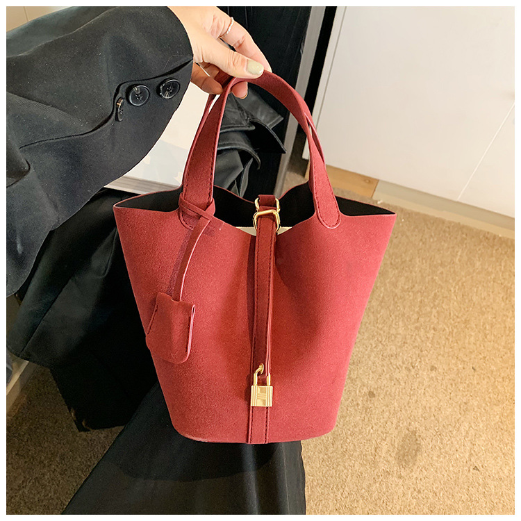 2025 Light luxury frosted niche design bucket bag trendy new style popular on ins mother-child bag stylish handbag