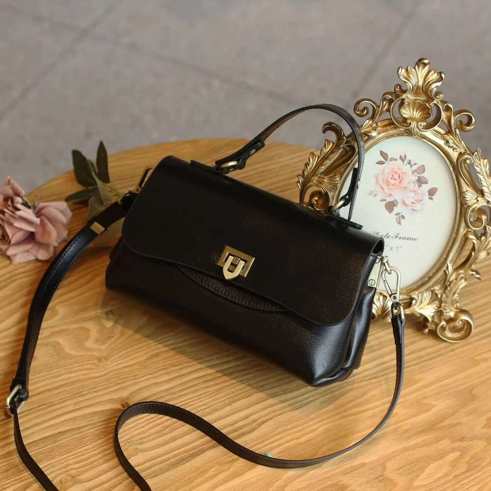 Women's Vintage Motorcycle Wide Shoulder Strap Woven Cow Leather Crossbody Bag Of High Quality For Commuting