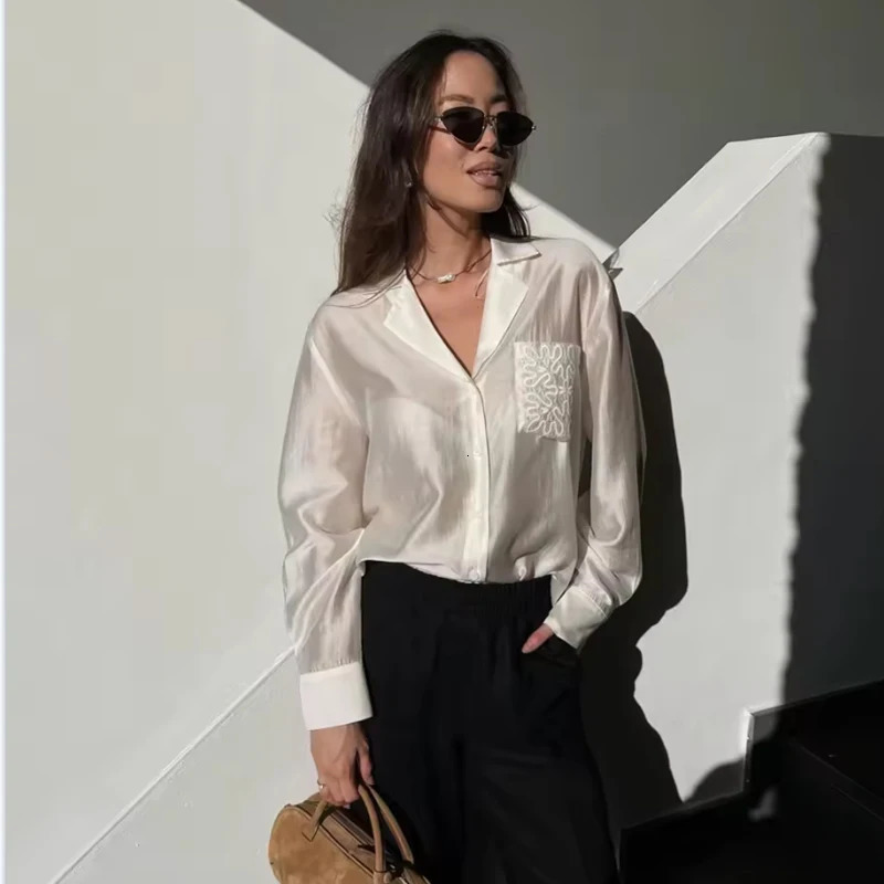 2025 Womens Autumn Shirts Fashion Loose Elegant Office Shirts Chic Street Comfort Youth Travel Holiday Shirt Tops 251114