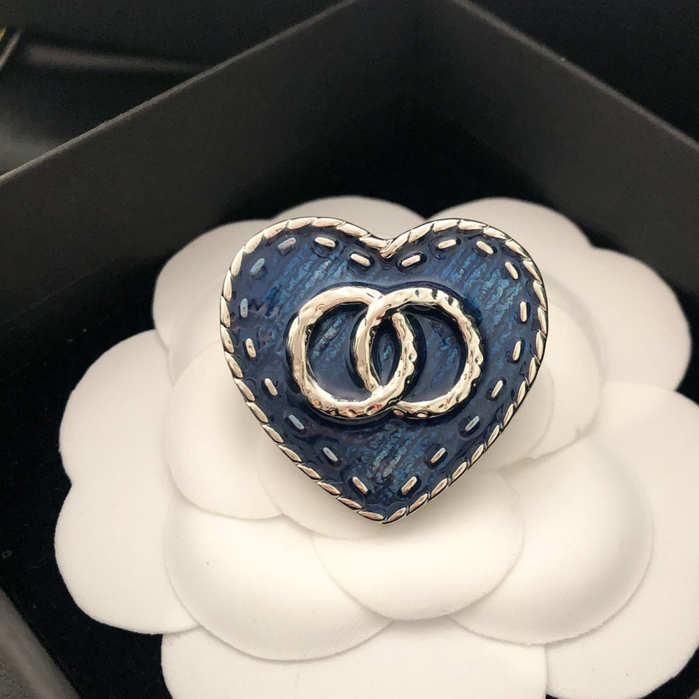 Boutique Gold-Plated Brooch Designer Cowboy Style Blue Heart Romantic Love Gift Brooch High-Quality Charm Girl Boutique Brooches Birthday Party wholesale