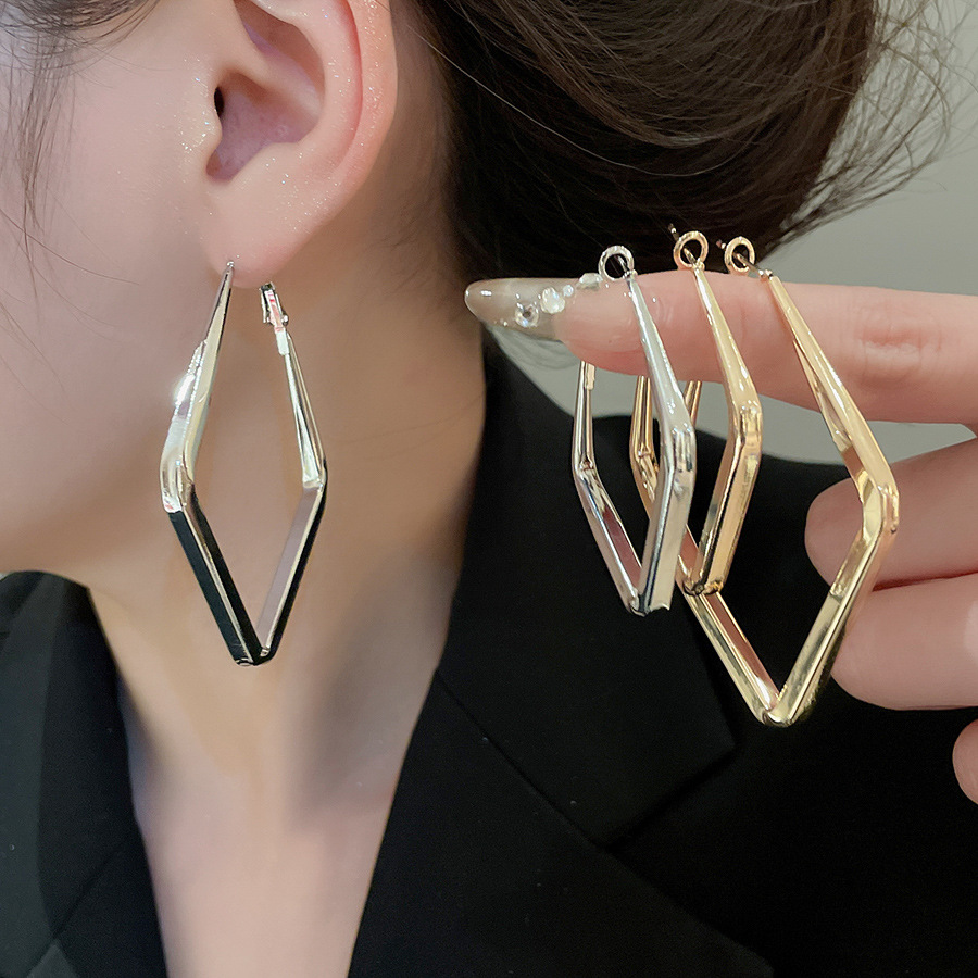 Silver Needle Metal Smooth Rhombus Pendant Hoop Casual Fashion Daily Versatile Earrings Light Luxury Niche Temperament Ear Jewelry