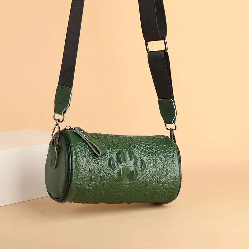 Crocodile Cow Handbag For Women 2022 New Weave Wide Straps Female Shoulder Crossbody Bag Genuine Leather Ladies Tote Sac