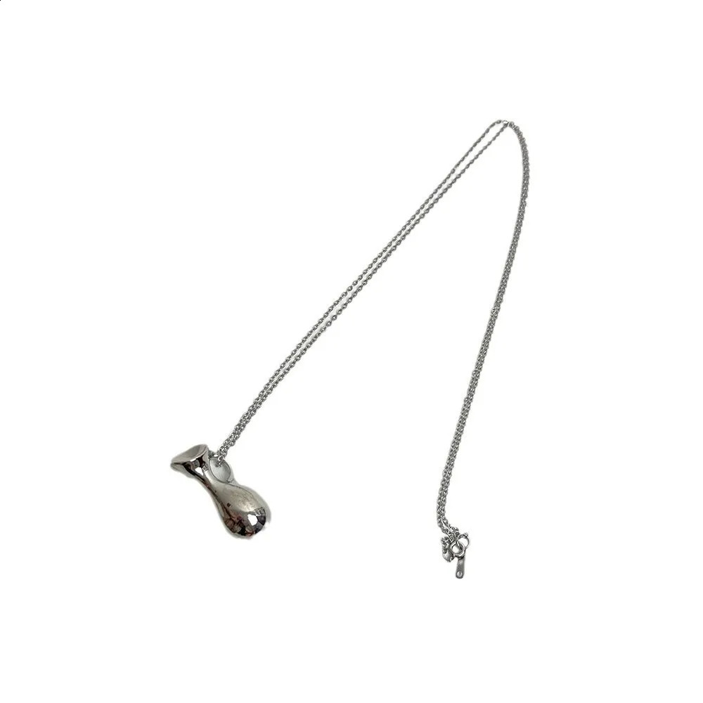 Womens pendant necklace cool style long hair chain womens accessories 250408