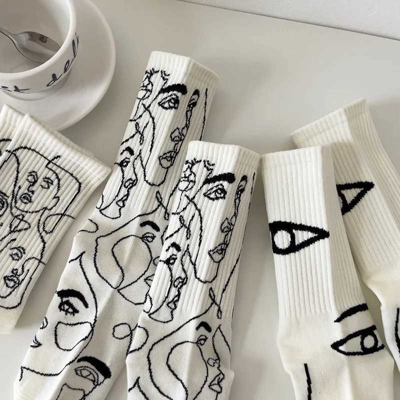 3/6 pairs of abstract lines painting cotton socks street trends sports sweatshirts absorbent breathable couple casual socks W250414