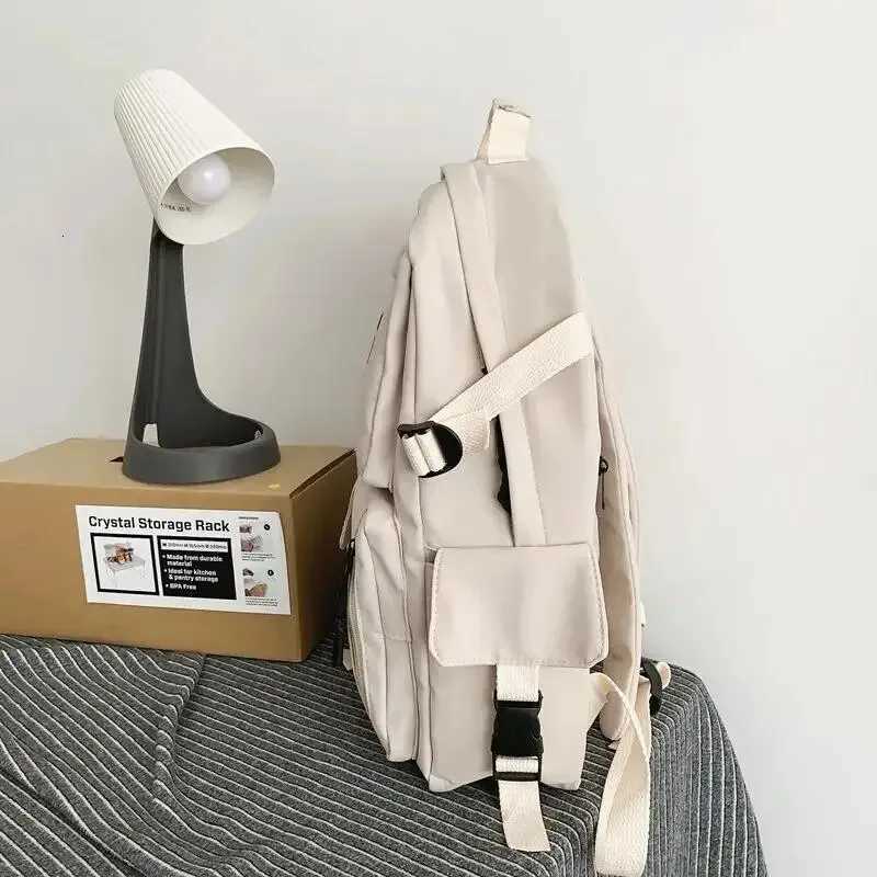 Mens and Womens Large Capacity Casual Schoolbag Universal Nylon Backpack Fashion Computer Backpack Daily CommutingT251113