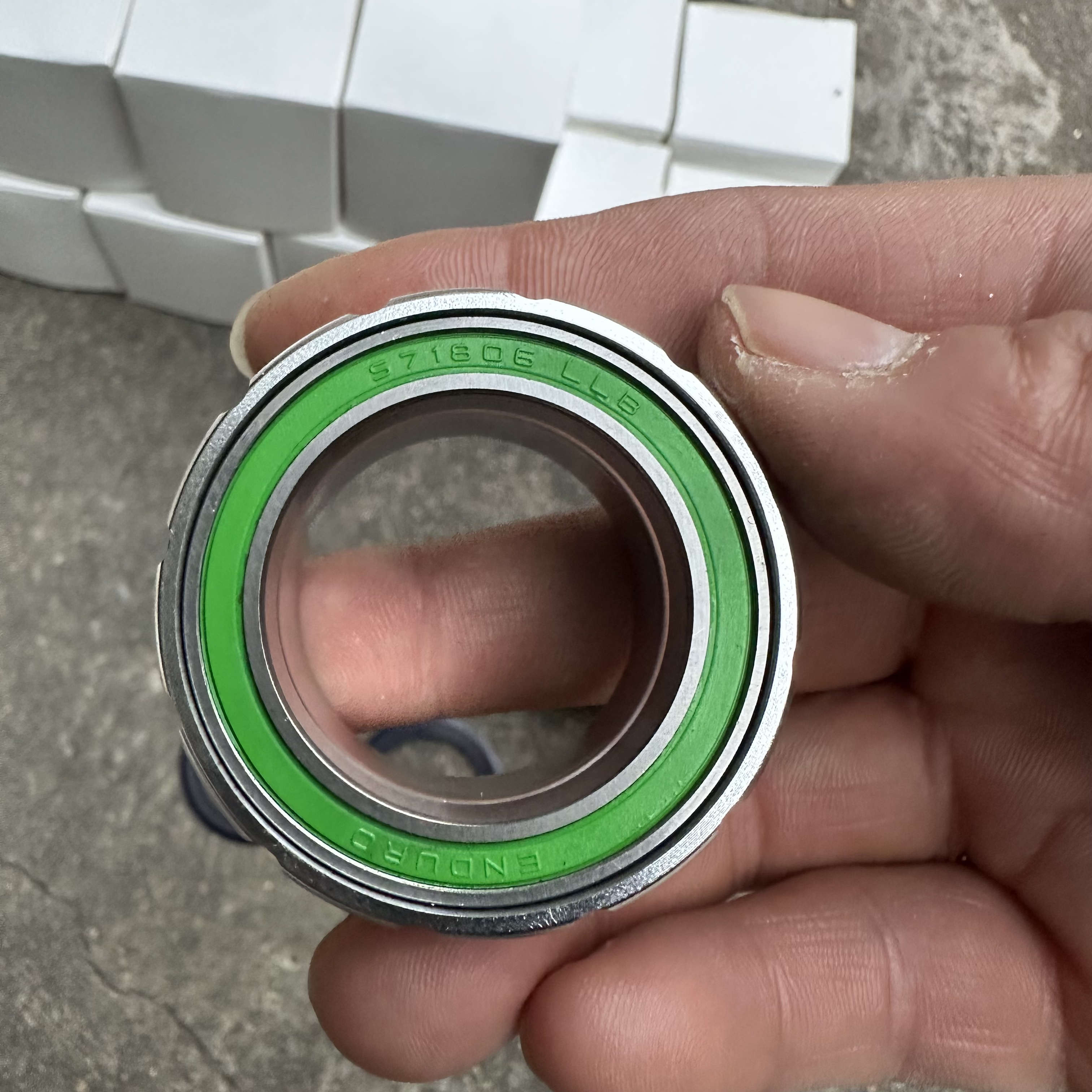 WHITE INDUSTRIES Bicyle BSA30 Ceramic Bottom Brackets BSA68 BSA MTB Road Bike External Bearing BB for 30mm MTB Crankset