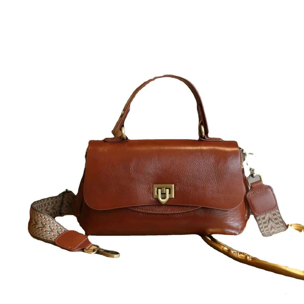 Women's Vintage Motorcycle Wide Shoulder Strap Woven Cow Leather Crossbody Bag Of High Quality For Commuting