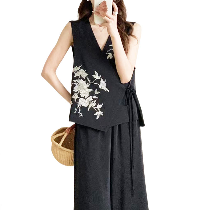 Chic Ladies' Embroidered Acetate Fabric Top for Casual Wear