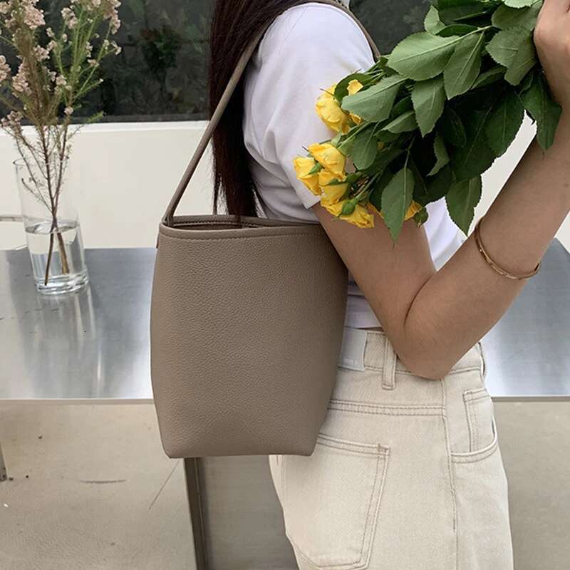 Bucket Small Purse Designer Handbag For Women 2023 New Fashion Ladies Composite Simple Shoulder Underarm Bag