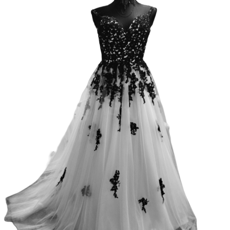Elegant Gothic Black & White Spaghetti Strap Wedding Dress with Lace Appliques 2025 Vintage Style Long Tulle Bridal Gown