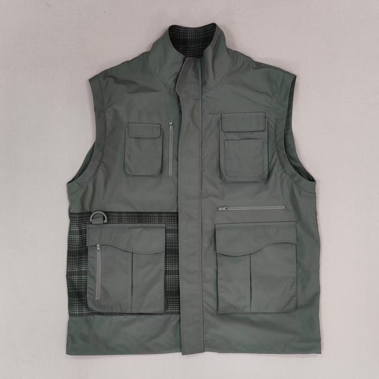 Men's Green Multi-pocket Zipped Windproof Jacket with Detachable Long Sleeves Stand Collar for Outdoor Athleisure Outfit