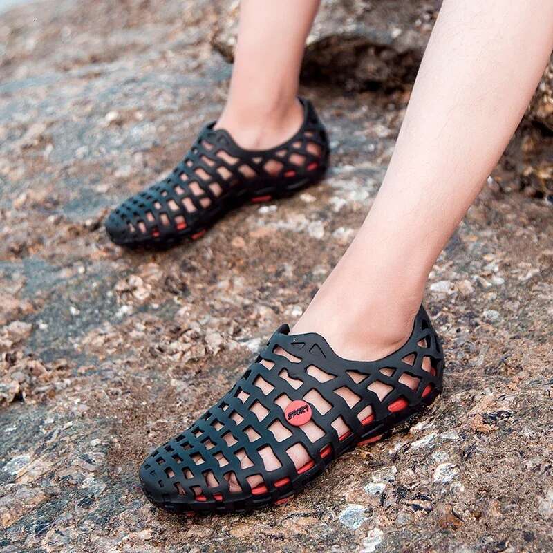 Summer Men hot Breathable Beach Sandals NEW Upstream Water Women's Quick-drying Hollow Slippers Aqua Shoes