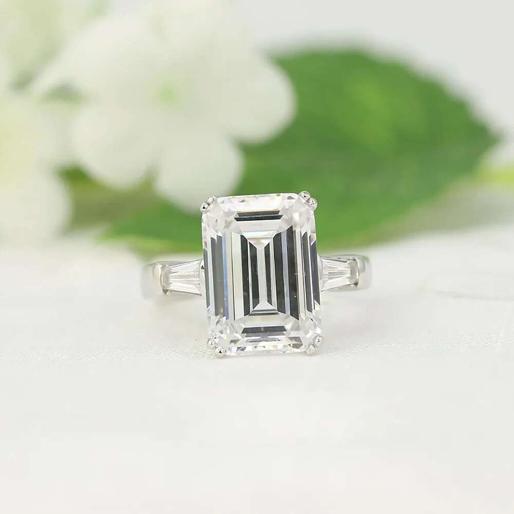 1/2/3/4Carat Emerald Cut Full Moissanite Engagement Ring with Tapered Baguette Shape Diamond S925 Silver Wedding Rings for Women