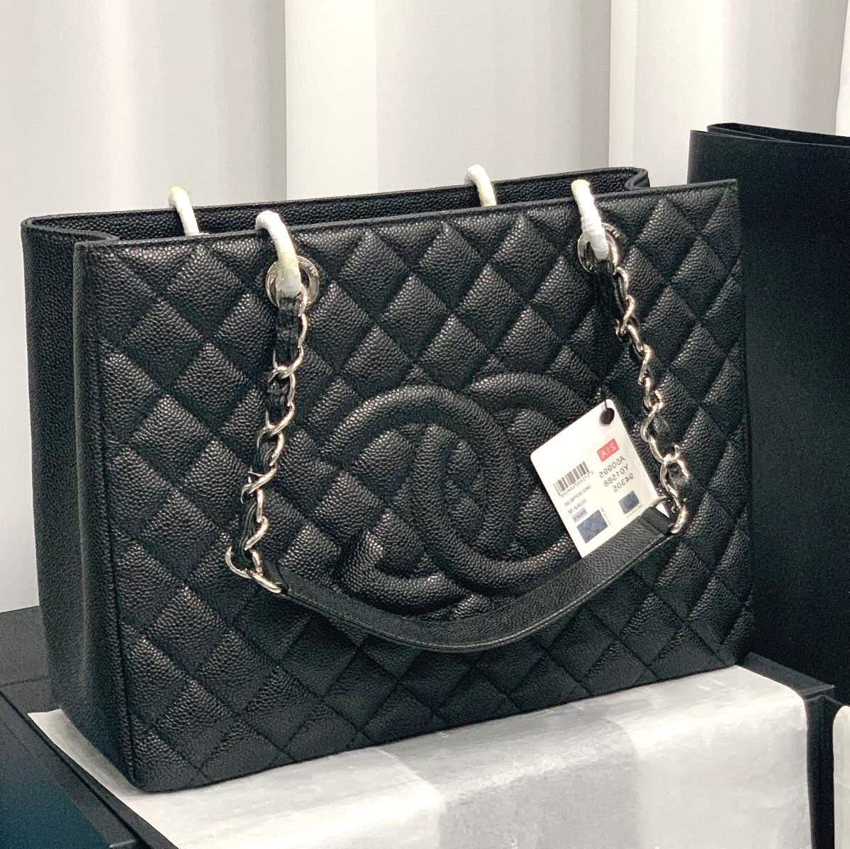 designer Styles Butterfly Luxury Designer Hobo Bags 25k Golden Hardware Shoulder Bag Zipper Closure Handbag Fashion Women Casual leather moon bag 001 .